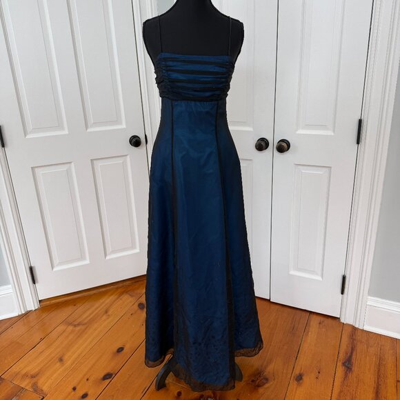 Vintage Ellie 90s prom dress.Size 7/8.Layered blue & black with glitter star
